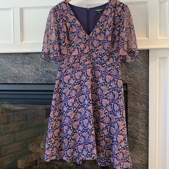 Madewell Dresses & Skirts - Madewell Floral Chiffon Dress with Button Front Detail and Floaty Sleeves